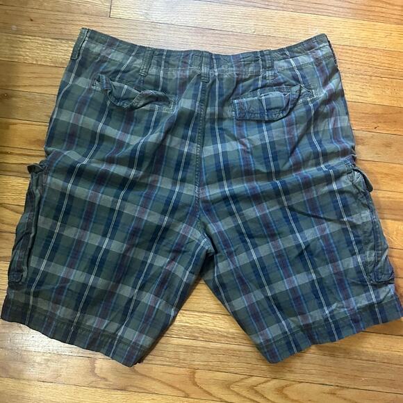 The Foundry Green Plaid Cargo Shorts - Picture 7 of 9
